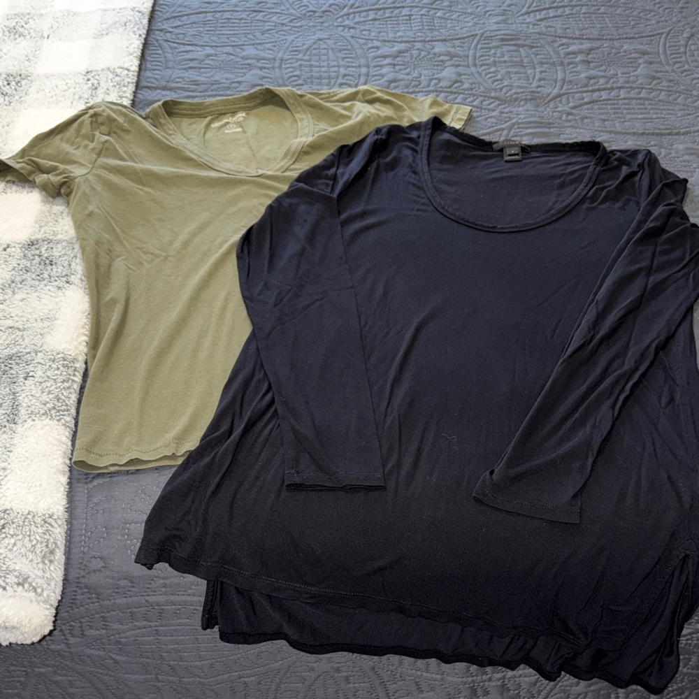 Universal Thread OliveShort Sleeve Top. Black J Crew long sleeve long torso shir